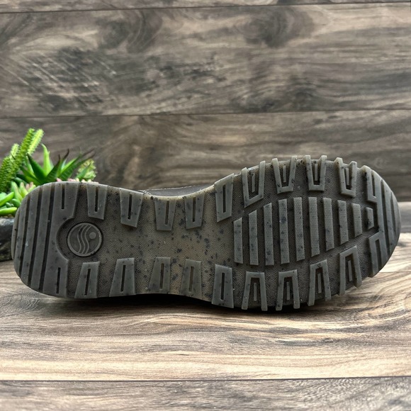 NIB Earth Elements 10.5M Skill Chukka Snow Winter Lug Sole Boots Suede Charcoal - Picture 8 of 11